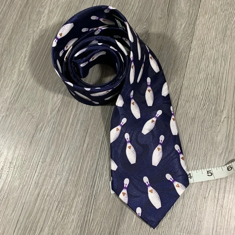 Steven Harris Bowling Pin‎ Tie